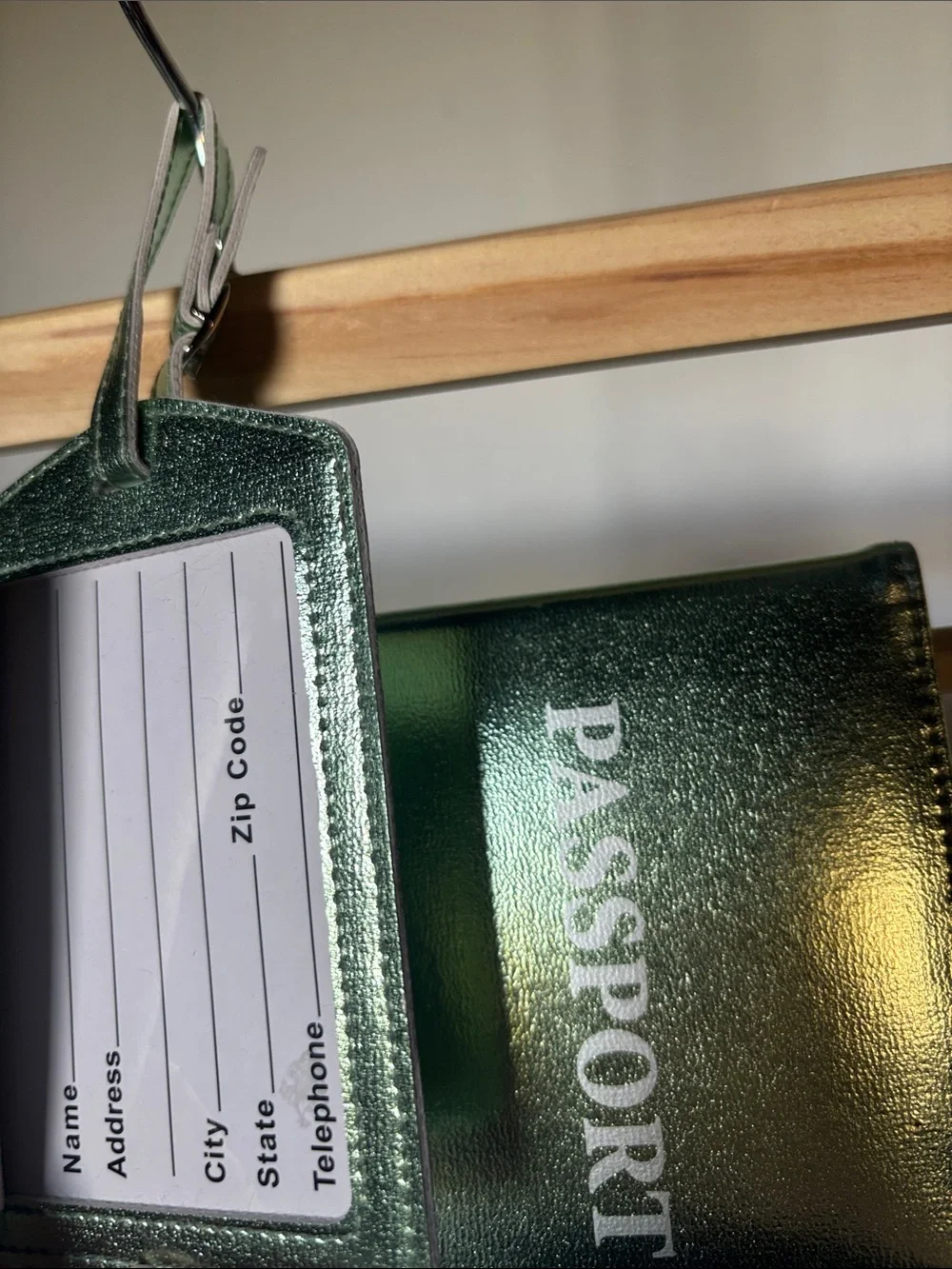 SET Metallic Green Passport Holder & Luggage Tag